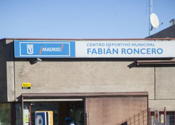 Las quejas de los discapacitados logran que una piscina pública elimine el límite de acceso