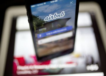 Airbnb convida els seus usuaris a pressionar l’Ajuntament i la Generaltiat