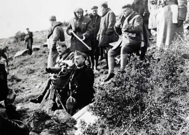 Lucha de carneros y batalla decisiva Lucha de carneros y batalla decisiva