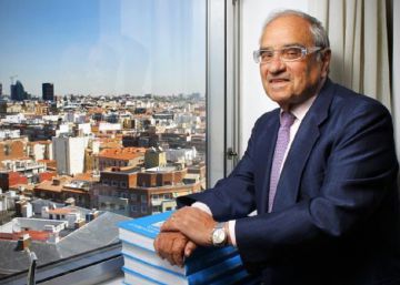Barcelona retirará la medalla de oro a Martín Villa