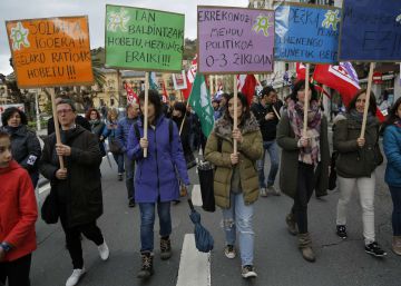 Los sindicatos cifran en un 75% el seguimiento de la huelga en la enseñanza pública Los sindicatos cifran en un 75% el seguimiento de la huelga en la enseñanza pública