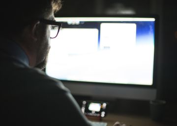 Homem que hackeou e-mail da ex-mulher é condenado a dois anos e meio de prisão Homem que hackeou e-mail da ex-mulher é condenado a dois anos e meio de prisão