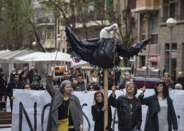 ‘Viacrisis’ contra el turismo en Sant Antoni antes de Semana Santa ‘Viacrisis’ contra el turismo en Sant Antoni antes de Semana Santa