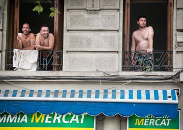 Colau ordena el tancament de 2.332 pisos turístics il·legals en un any