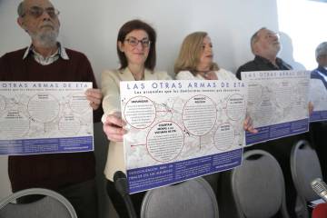 Martín Alonso, Maite Pagazaurtundua, Consuelo Ordóñez y Fernando Savater, en la presentación del manifiesto contra la