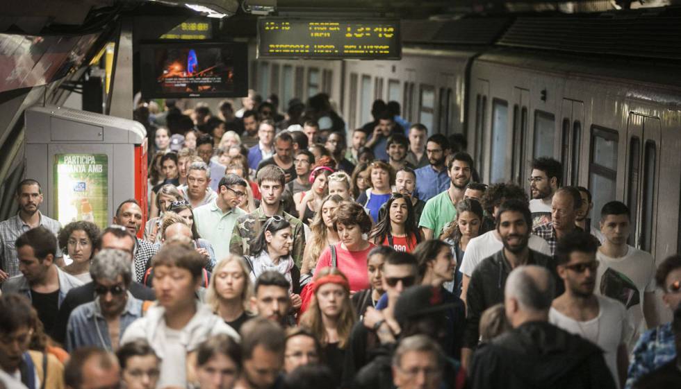 El metro en plaza España en un día de huelga.