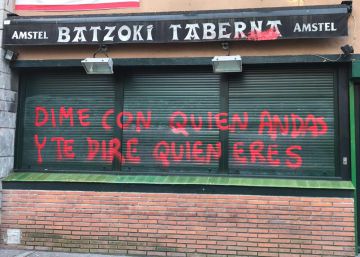 Pintadas en una decena de sedes del PNV contra el pacto firmado con el PP Pintadas en una decena de sedes del PNV contra el pacto firmado con el PP