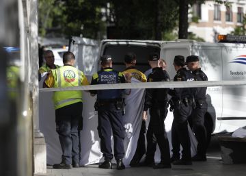 Dos jóvenes de 17 años mueren al caer desde un noveno piso por el hueco de un ascensor