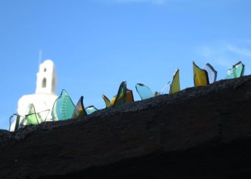Ciutats eriçades amb reixats de forja i vidre