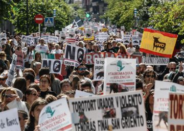 Antitaurinos de toda España piden el fin de las corridas de toros