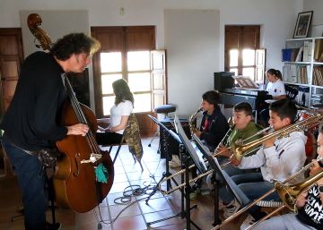 A los pequeños les gusta el swing A los pequeños les gusta el swing