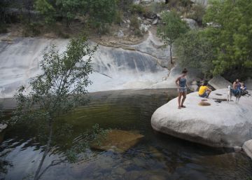 La Comunidad vuelve a prohibir
el baño en La Pedriza este verano La Comunidad vuelve a prohibir
el baño en La Pedriza este verano