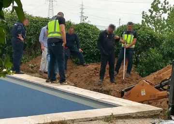 Tres detenidos por asesinar, congelar, enterrar y meter en ácido a un vecino de Parla Tres detenidos por asesinar, congelar, enterrar y meter en ácido a un vecino de Parla