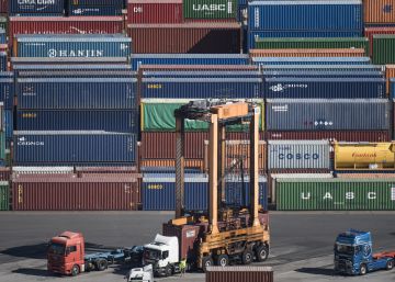 La economía avanza pese al nubarrón político La economía avanza pese al nubarrón político
