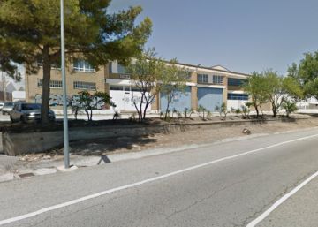 Herido grave niño de 13 años al caer tejado de una fábrica abandonada Herido grave niño de 13 años al caer tejado de una fábrica abandonada
