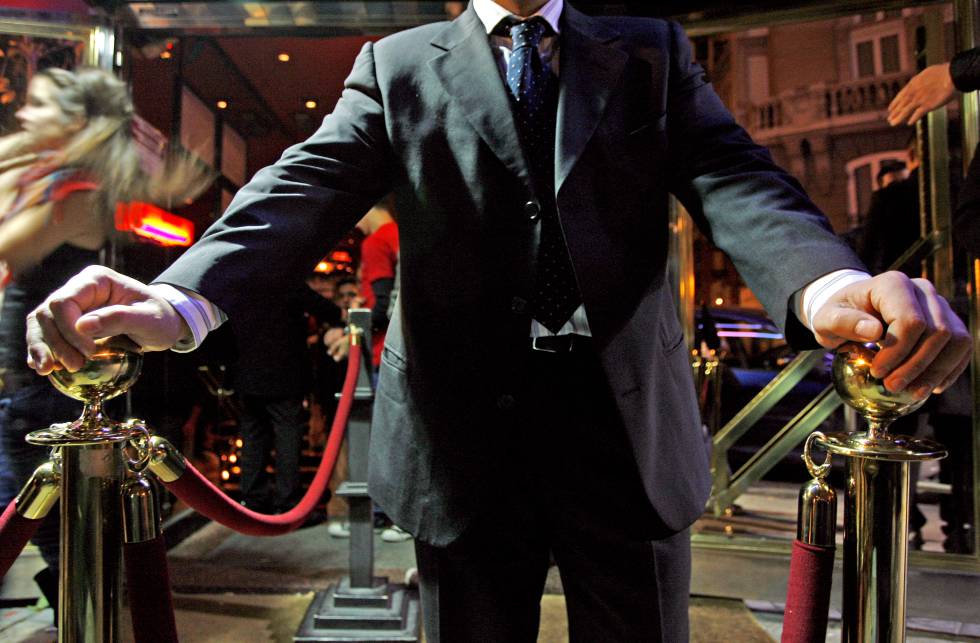 Detenidos tres porteros de discoteca por agredir a un cliente | Madrid