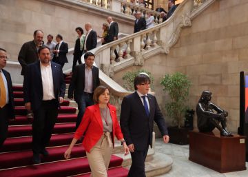 El partido de Colau se desmarca del referéndum unilateral de Puigdemont El partido de Colau se desmarca del referéndum unilateral de Puigdemont