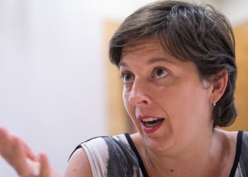 Colau admite que no podrá municipalizar la atención domiciliaria Colau admite que no podrá municipalizar la atención domiciliaria