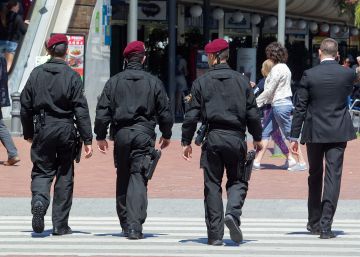 La policía desarticula una red que prostituía a chinas las 24 horas en Barcelona y Girona La policía desarticula una red que prostituía a chinas las 24 horas en Barcelona y Girona