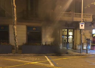 Un transformador elèctric subterrani s’incendia al centre de Barcelona