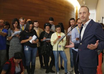 El exportavoz y otros tres diputados dejarán el grupo de Ciudadanos en las Cortes Valencianas El exportavoz y otros tres diputados dejarán el grupo de Ciudadanos en las Cortes Valencianas