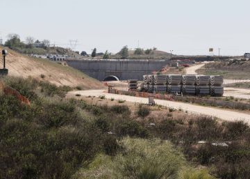 La Comunidad cobra 16 millones a OHL por el tren de Navalcarnero La Comunidad cobra 16 millones a OHL por el tren de Navalcarnero