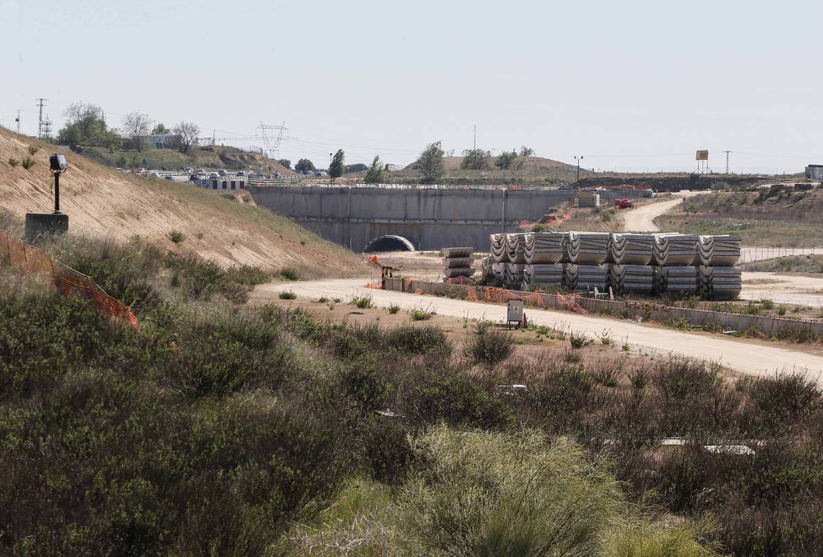 Obras abandonadas de la compañía OHL en el término municipal de Navalcarnero