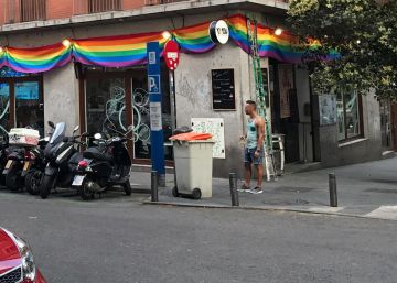 Un conflicto vecinal envuelto en una bandera arcoíris Un conflicto vecinal envuelto en una bandera arcoíris