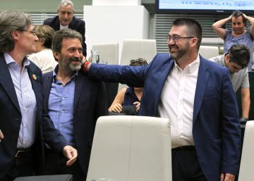 Cinco ediles desafían a Carmena en una resolución sobre la Transición Cinco ediles desafían a Carmena en una resolución sobre la Transición