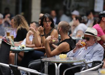 El número de terrazas ilegales en Centro se reduce, pero todavía son el 13% El número de terrazas ilegales en Centro se reduce, pero todavía son el 13%