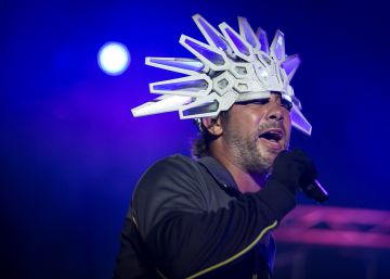 A Jamiroquai li fa mal l’esquena