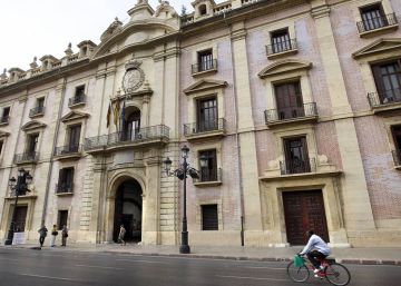 Un juez decide el colegio por el desacuerdo de los padres respecto a sus creencias