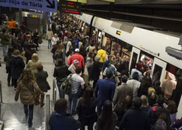 FGV inicia la inspección de los
túneles de Metrovalencia FGV inicia la inspección de los
túneles de Metrovalencia