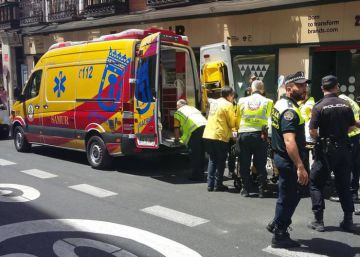 Rescatado un bebé del interior de un coche al que olvidó su padre