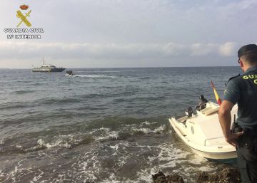 Dos pateras con 27 inmigrantes alcanzan las costas de Alicante en 24 horas Dos pateras con 27 inmigrantes alcanzan las costas de Alicante en 24 horas
