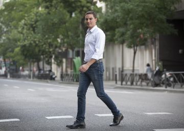 Juan Lobato será el tercer candidato en las primarias para liderar el PSOE de Madrid Juan Lobato será el tercer candidato en las primarias para liderar el PSOE de Madrid