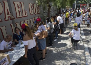 Venezolanos protestan porque Colau impide una consulta contra Maduro en un centro cívico