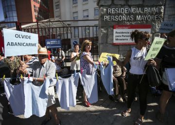 Los usuarios de la residencia Mirasierra protestan por la falta de personal Los usuarios de la residencia Mirasierra protestan por la falta de personal