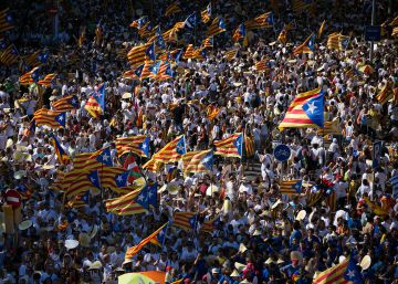 L’independentisme torna a caure dos mesos abans del referèndum L’independentisme torna a caure dos mesos abans del referèndum