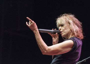 Chrissie Hynde, mossegades de feminitat