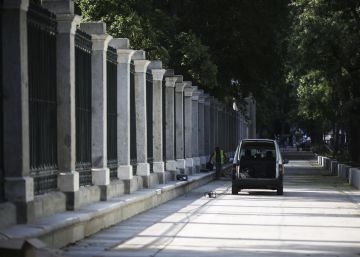 El paseo del Prado revive con el rescate de la fachada del Botánico