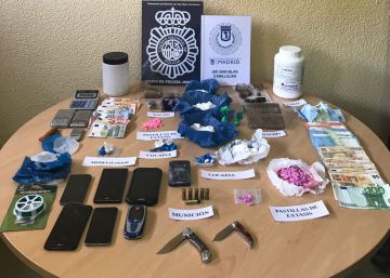 Desarticulados dos puntos de venta de droga en el mismo edificio de San Blas Desarticulados dos puntos de venta de droga en el mismo edificio de San Blas