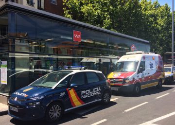 Herido grave al subir al techo de un metro mientras huía de la policía Herido grave al subir al techo de un metro mientras huía de la policía