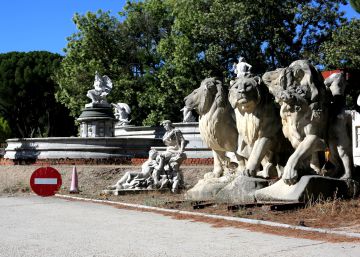 Cientos de piezas históricas, a la intemperie en la Casa de Campo