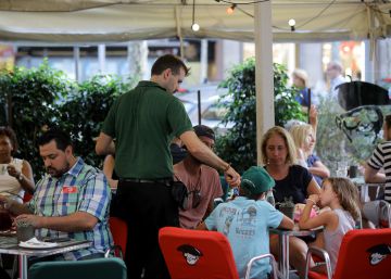 La hostelería es el sector donde más crecerá el empleo en Barcelona