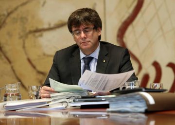 Puigdemont només ha aprovat la meitat de les lleis que va prometre Puigdemont només ha aprovat la meitat de les lleis que va prometre