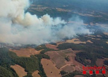 Estabilizado el incendio de Artés tras quemar 370 hectáreas de bosque Estabilizado el incendio de Artés tras quemar 370 hectáreas de bosque