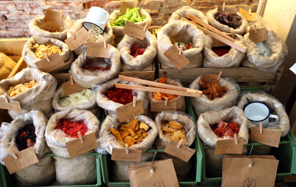 Algunos de los productos de Acre Mercado Amish, en Conde Duque.