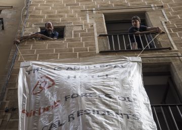 Fracasa la primera medida de Colau para desincentivar el alquiler de pisos turísticos Fracasa la primera medida de Colau para desincentivar el alquiler de pisos turísticos