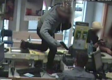 Detenida una pareja que asaltó ocho oficinas de Correos en 20 días Detenida una pareja que asaltó ocho oficinas de Correos en 20 días